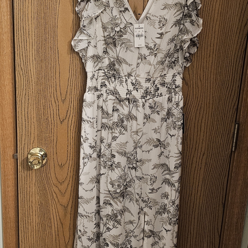 Express Monochrome Floral Maxi Dress